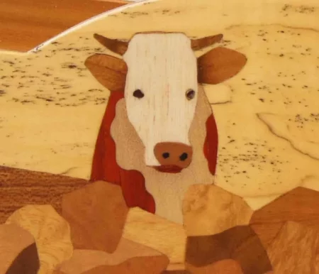 Range courrier en bois, marqueterie "vaches"