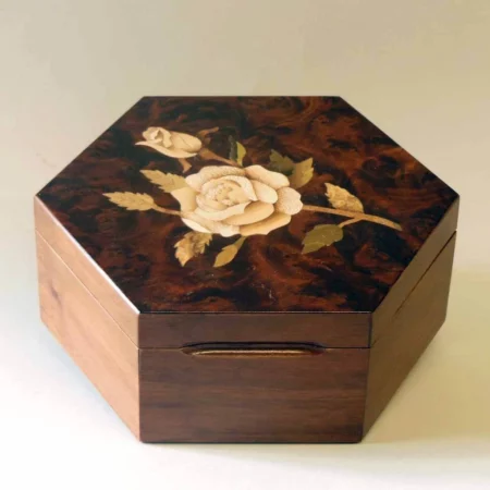 Coffret à bijoux hexagonal, marqueterie "Roses blanches"