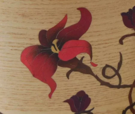 Pot à crayons en bois, marqueterie "fleur rouge"