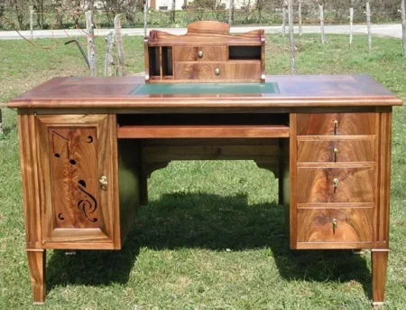 Bureau en noyer