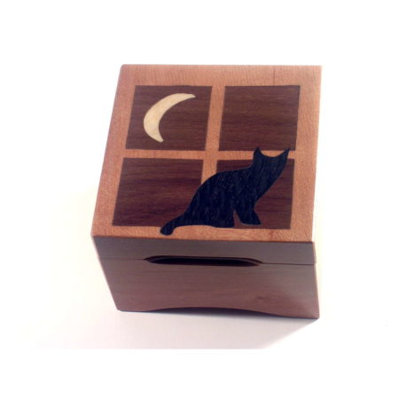 Boîte à musique chat au clair de lune, carrée, décor en marqueterie, réf. C9