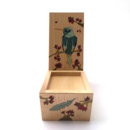 Organisateur de bureau en bois avec support téléphone, marqueterie "oiseau bleu" réf OP2