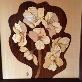 Objets de décoration en bois marqueté